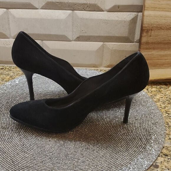 STUART WEITZMAN Black Suede Heels - Size 9 1/2 - Picture 3 of 6